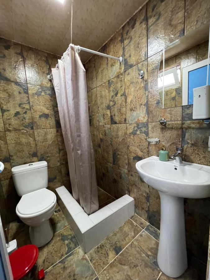 Twins Guest House Batoemi Buitenkant foto