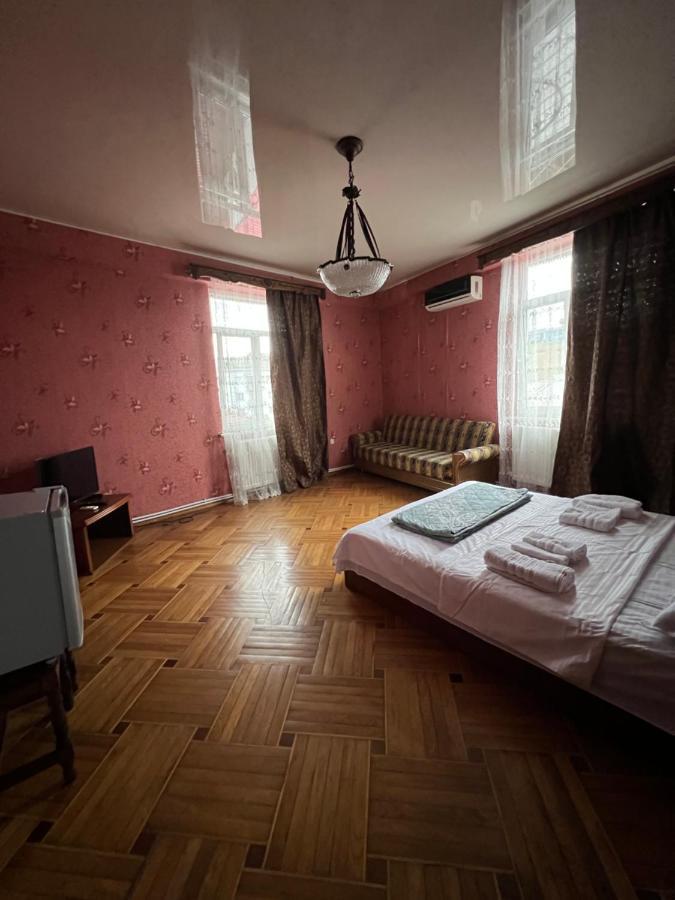 Twins Guest House Batoemi Buitenkant foto