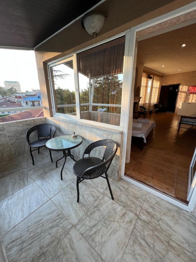 Twins Guest House Batoemi Buitenkant foto