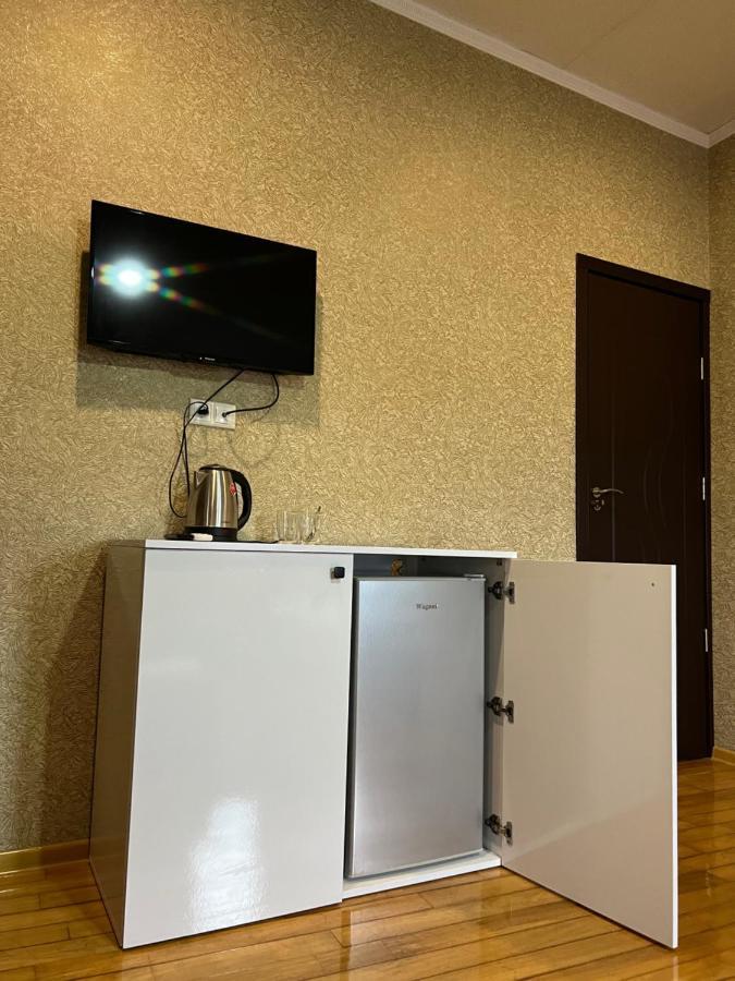 Twins Guest House Batoemi Buitenkant foto